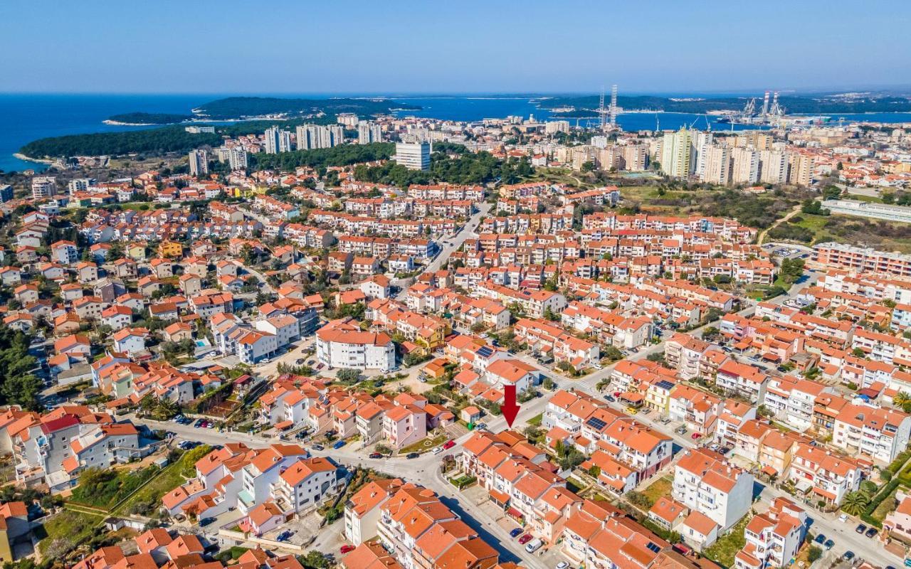 Apartment Blue Pula, New, Family Friendly, Comfortable, Free Parking And Wifi Exterior photo