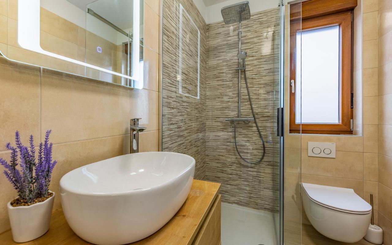 Apartment Blue Pula, New, Family Friendly, Comfortable, Free Parking And Wifi Exterior photo